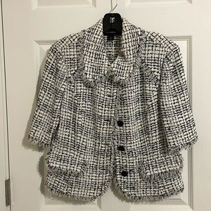 ⭐️St John collection 3/4 sleeve Wool blazer, size 8, white and black